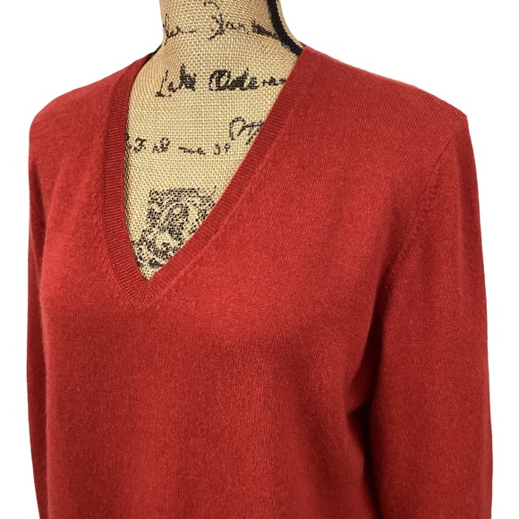 Saks 5th Avenue Classic Cashmere Sweater Amber - Picture 5 of 11